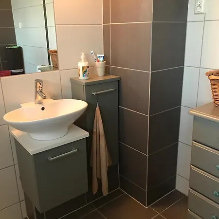 Studioleilighet Sentralt Pa Kjerringoy *